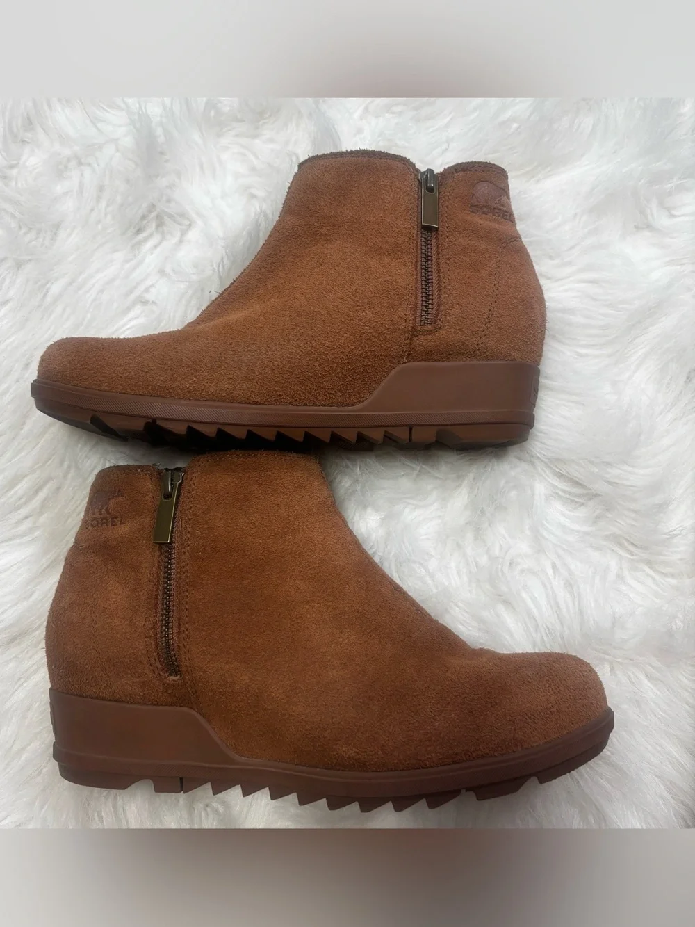 Sorel “Elvie” Chestnut Brown Leather Zip Wedge Ankle Booties size Women’s 10